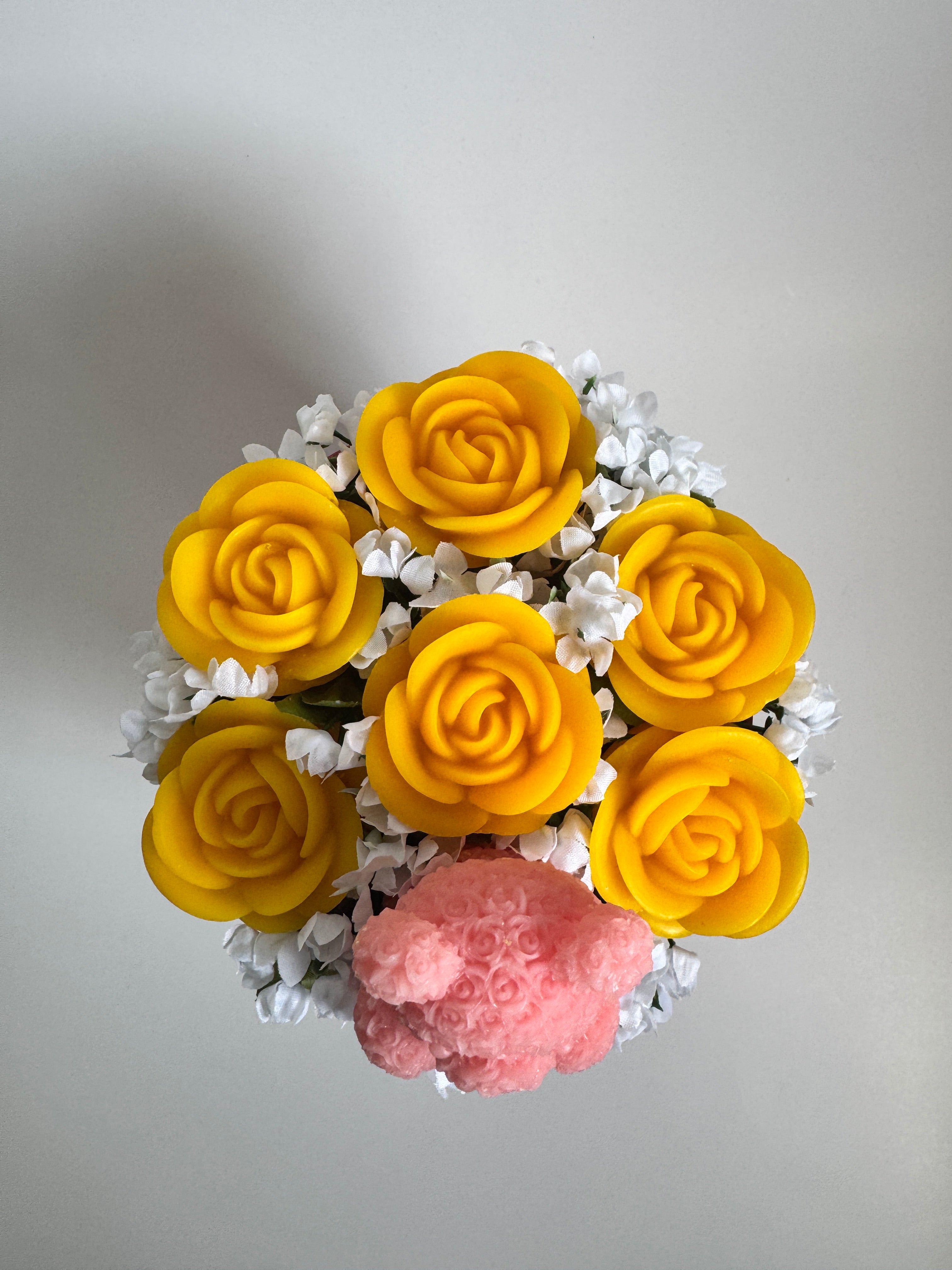 Sweet Embrace Bucket (Red)